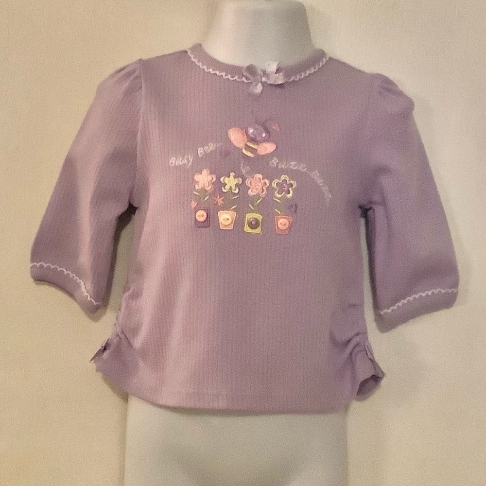 🤑First Impressions newborn top. Size 0-3M